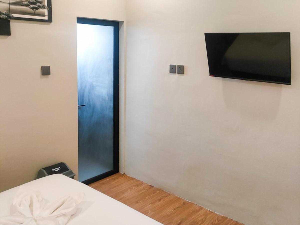 Travel Biz Hotel Medan Mitra Reddoorz المظهر الخارجي الصورة