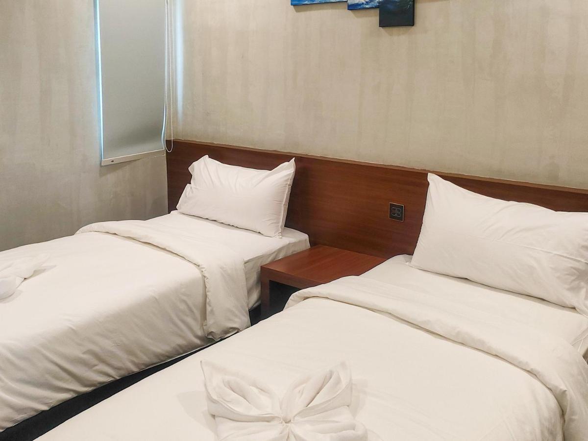 Travel Biz Hotel Medan Mitra Reddoorz المظهر الخارجي الصورة